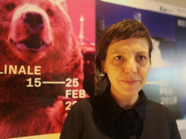 Berlinale: Romena Adina Pintilie ganha Urso de Ouro e prémio de primeira longa com o terapêutico Touch me Not